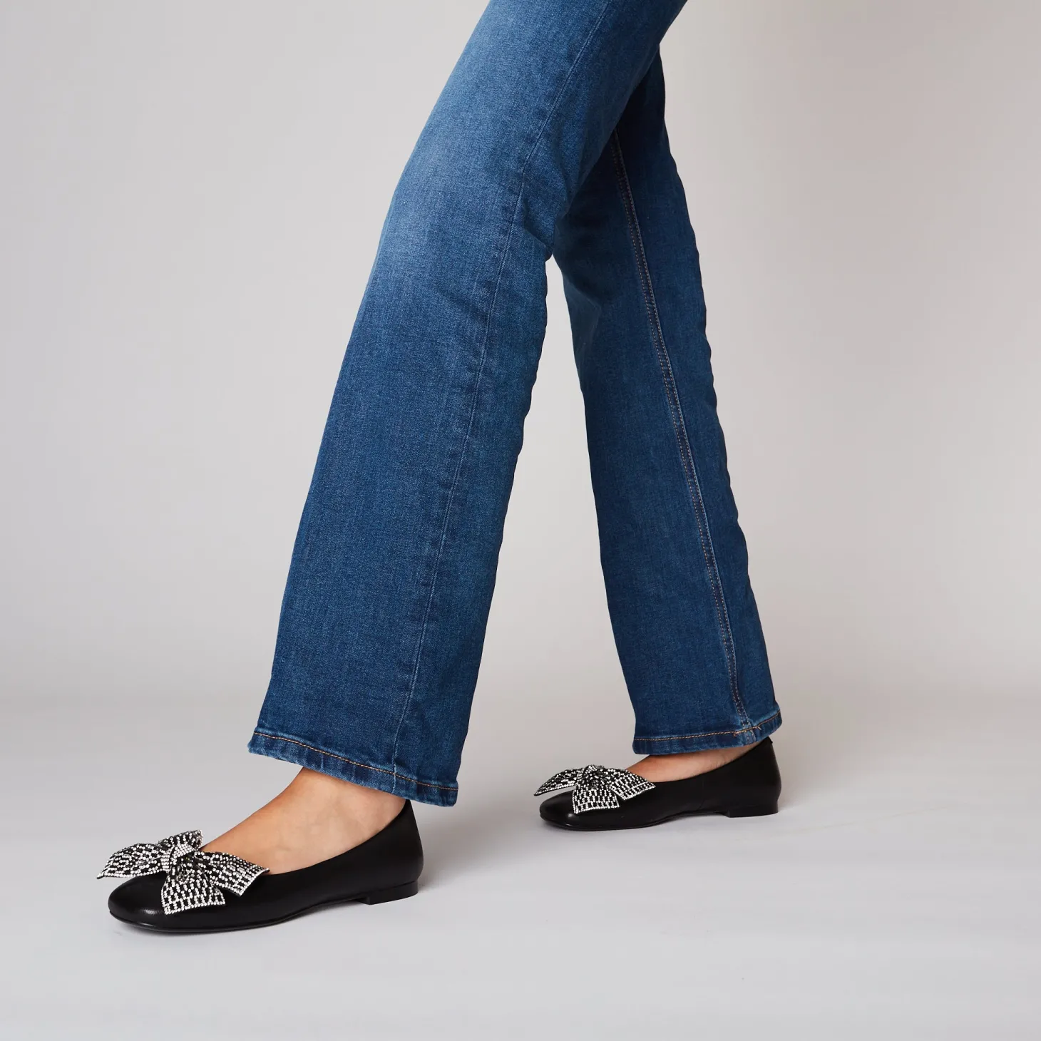 Ballerina Eden in pelle con fiocco colore nero